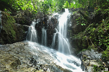 Flowing water at Tonsai Waterfall