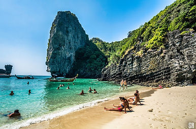 Chilling in Nui Bay on Phi Phi Don Island