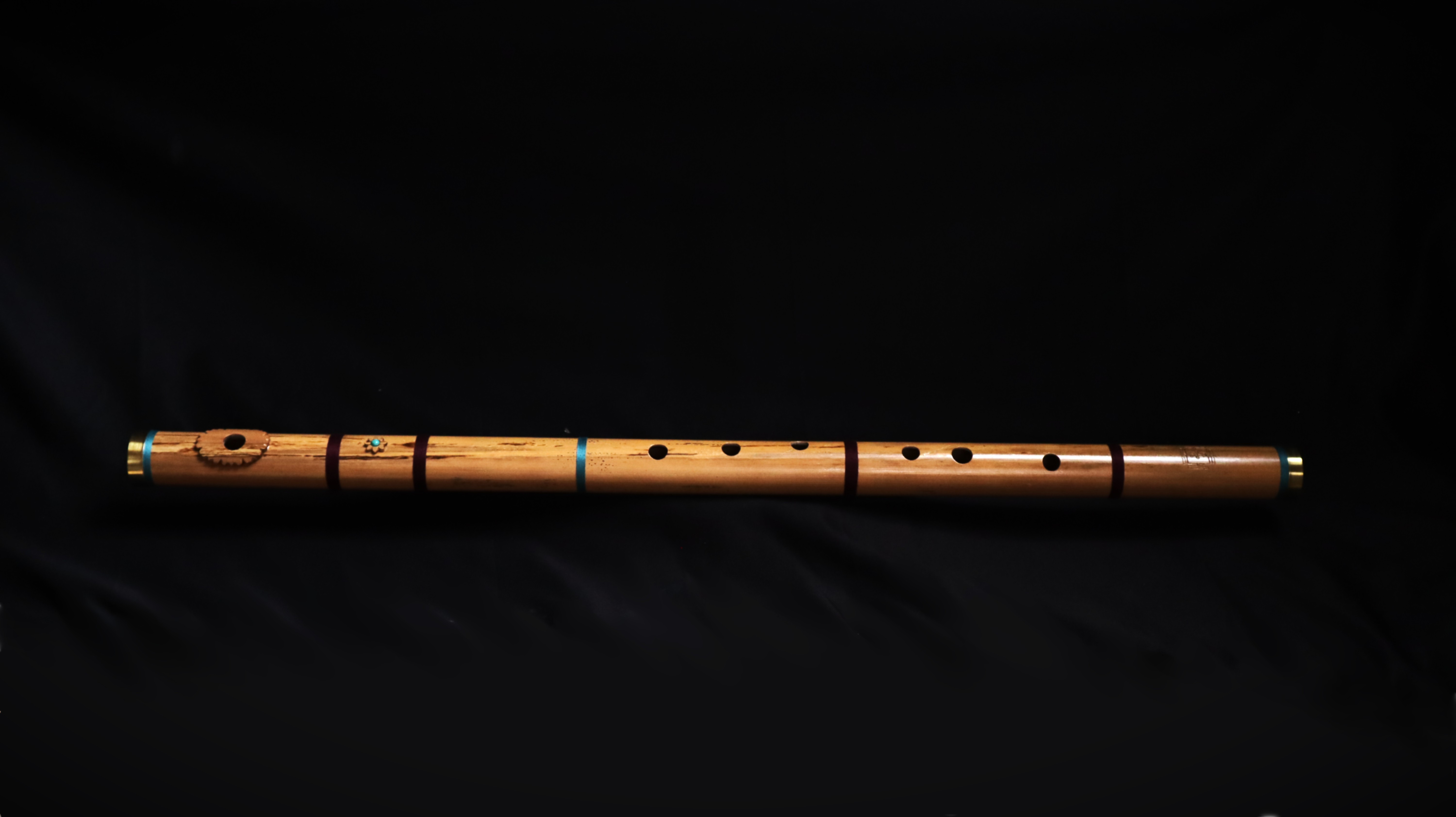 F Bass Licht Bansuri