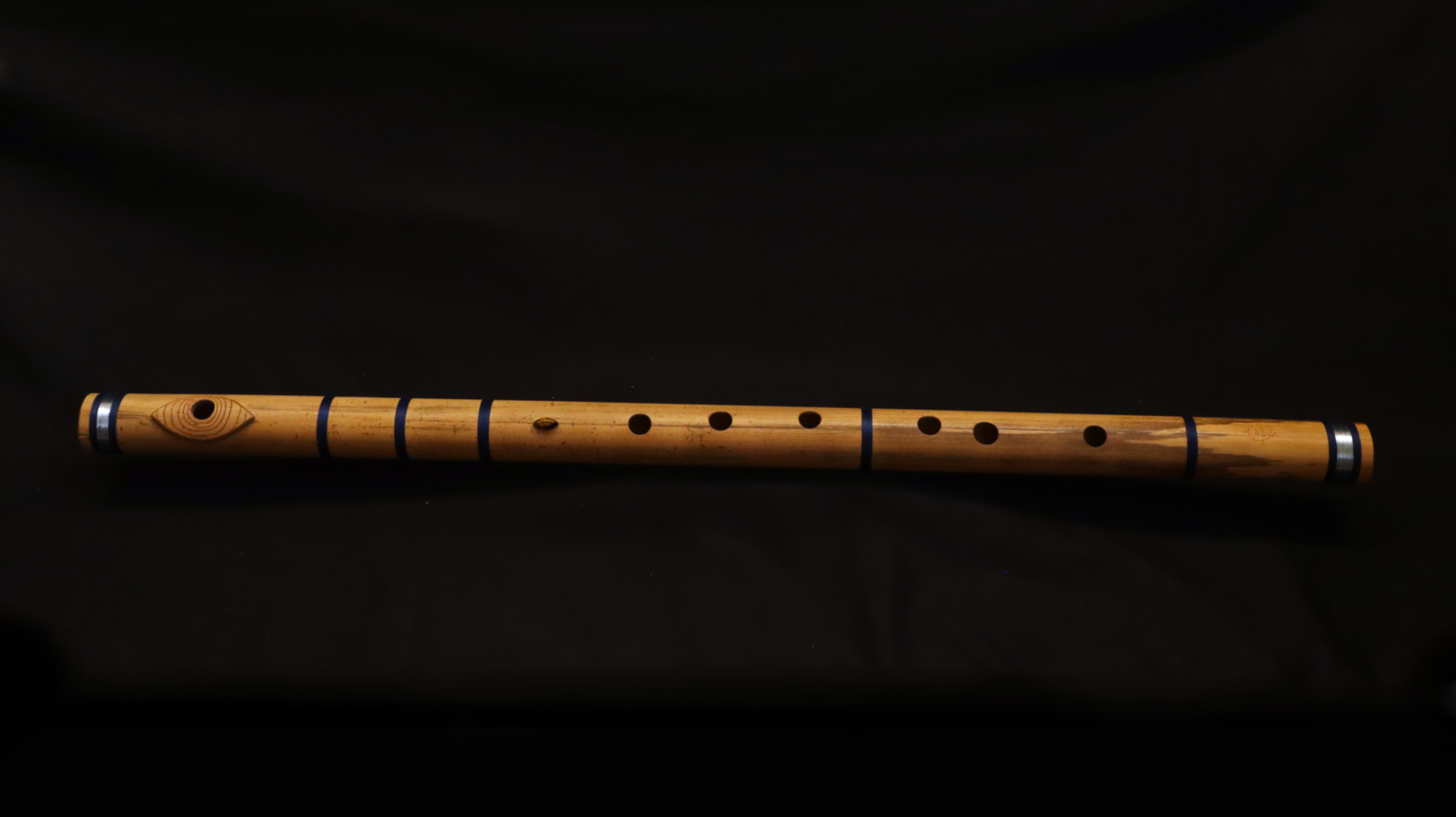 G Bass Licht Bansuri