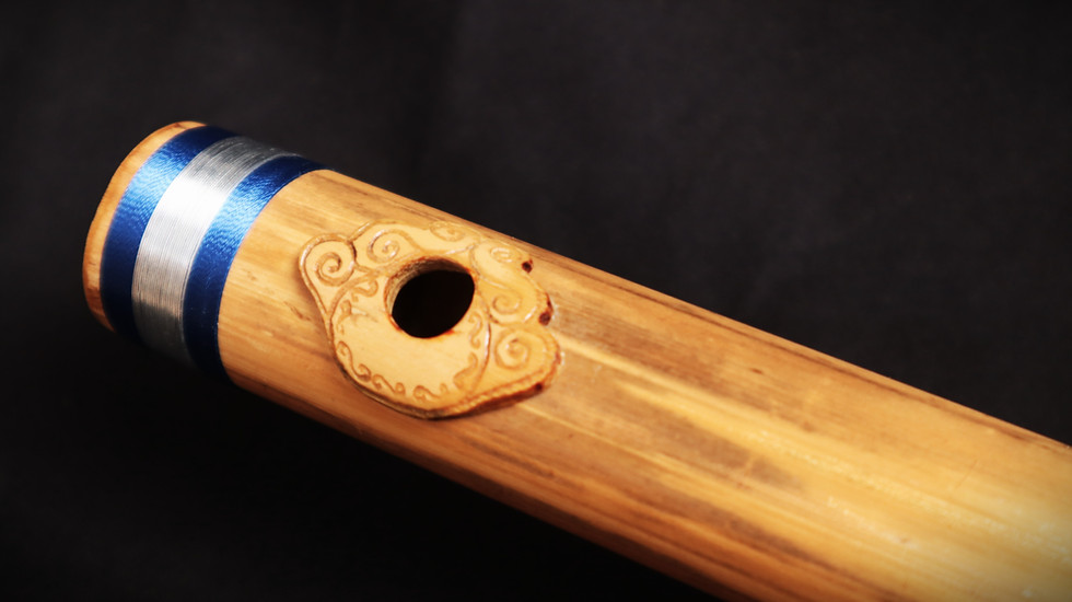 Thumbnail: Licht Bansuri E(B) Bass Bamboo Flute - Handcarved Lip Rest - Blue Sapphire