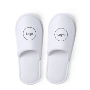 Ces pantoufles unisexes en coton et polyester existent en blanc, noir ou gris, du 36 au 43.
Plusieurs personnalisations sont proposées.