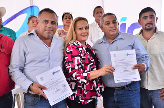 Entrega alcaldesa Alma Laura Amparán Cruz nombramientos a delegado y subdelegado en la Zona Sur