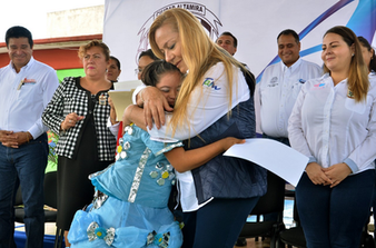 “Vamos a estar con ustedes, impulsando siempre la educación, muy cerca de ti”: Alma Laura Amparán