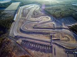 Ratapäivät järjestetään Kemoran moottoriradalla Vetelin kunnassa Keski-Pohjanmaalla. Radalla on pituutta 2723 metriä 🏁