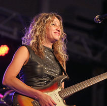 Ana Popovic 2017.jpg