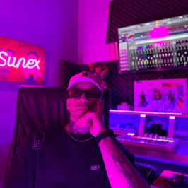 Hotels-Models14015 2_edit_new 2.jpg