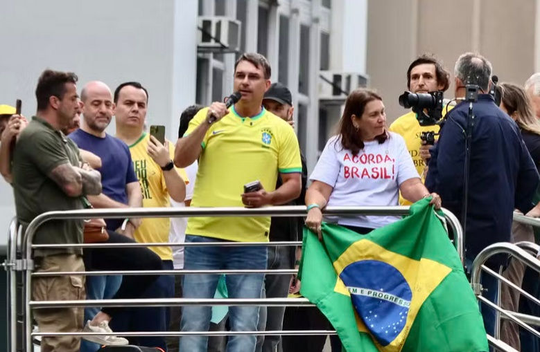 FLAVIO BOLSONARO EM CUIABA