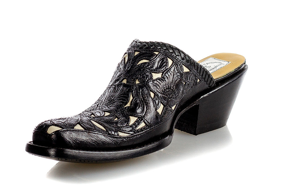 Thumbnail: Mexican Charm black-white mule