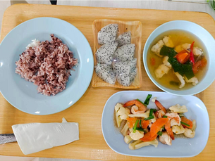 การดูแลโภชนาการสำหรับผู้สูงอายุและผู้ป่วย: รากฐานของสุขภาพที่ดี