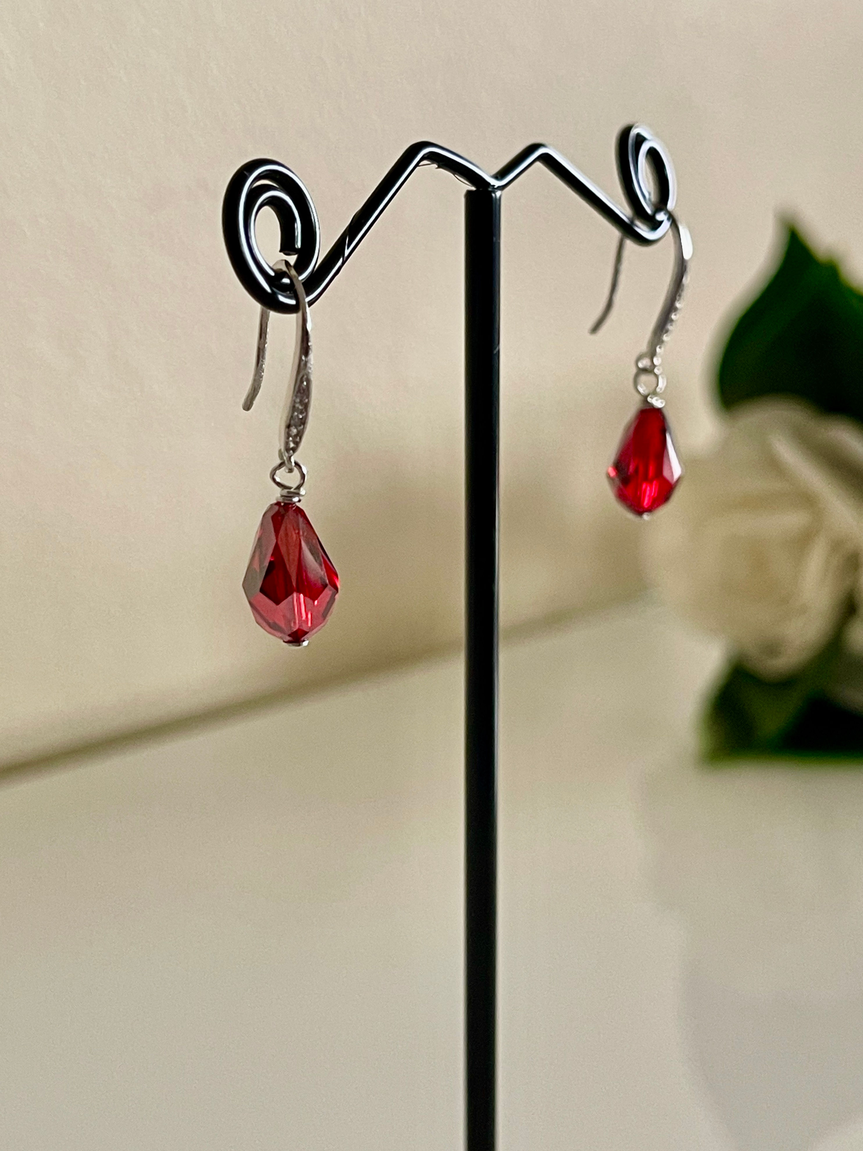 Swarovski element crystal earrings in silver 925 setting