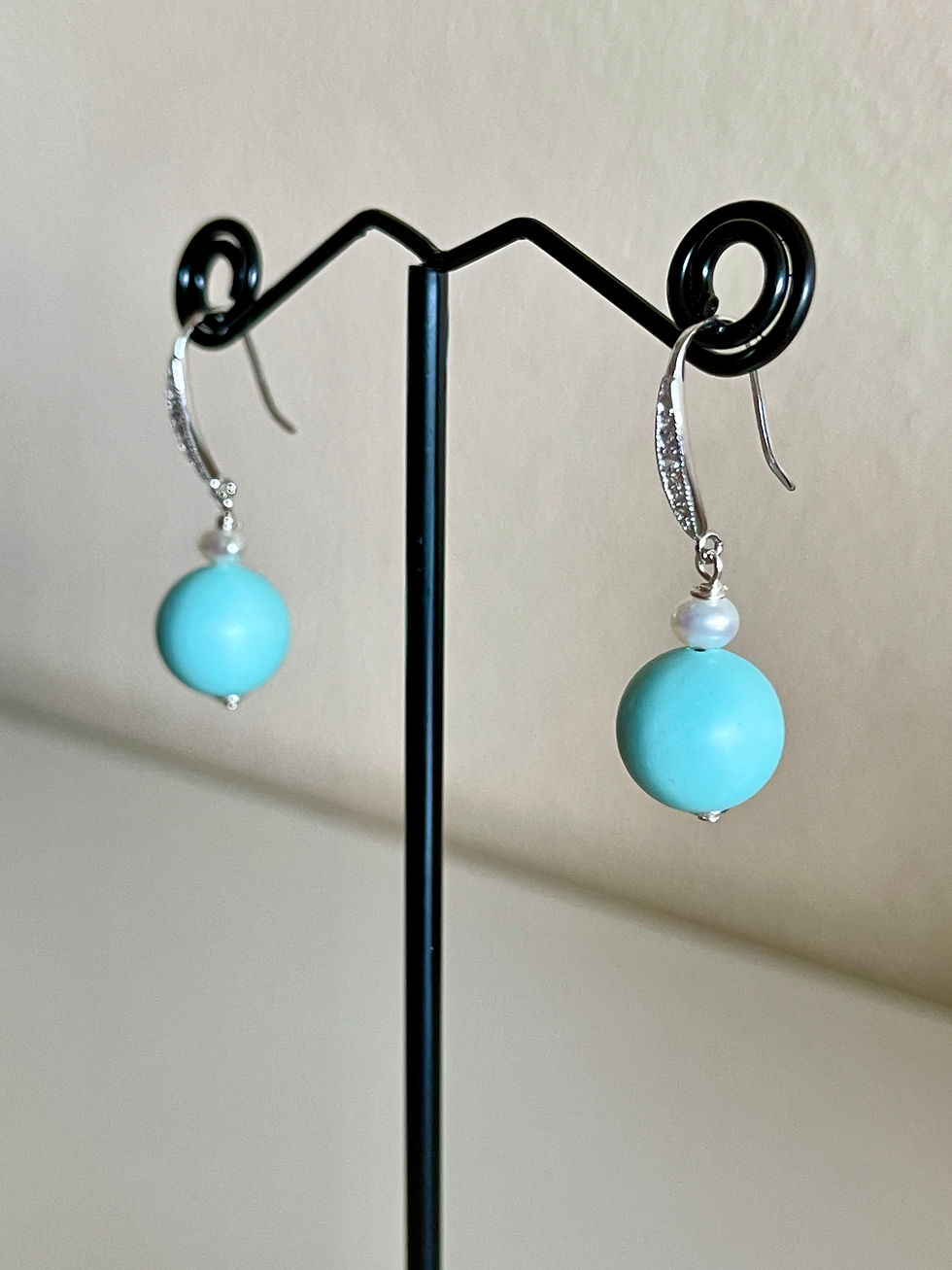 Thumbnail: Silver 925 Shell pearl and freshwater pearl pierced earrings.