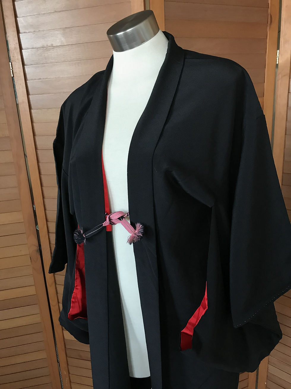 Thumbnail: Vintage Japanese kimono jacket collectable silk fabric (Haori)