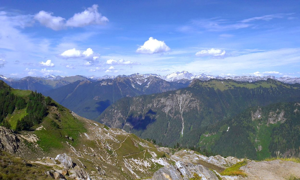 Stunning views of northern Cascade mountains