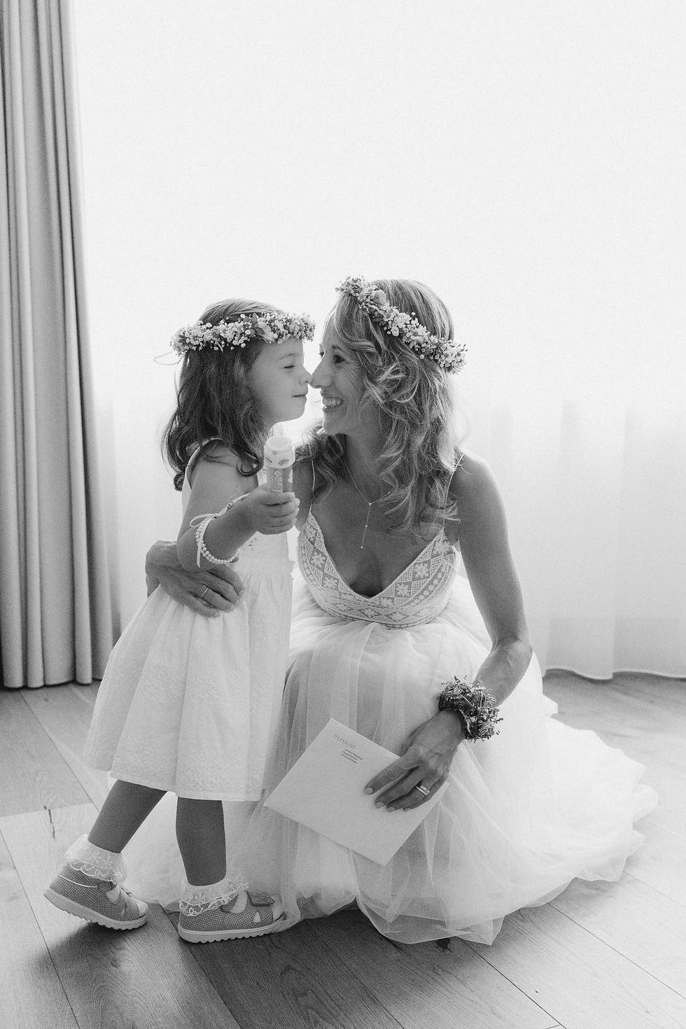 Braut mit Hochzeitskleid