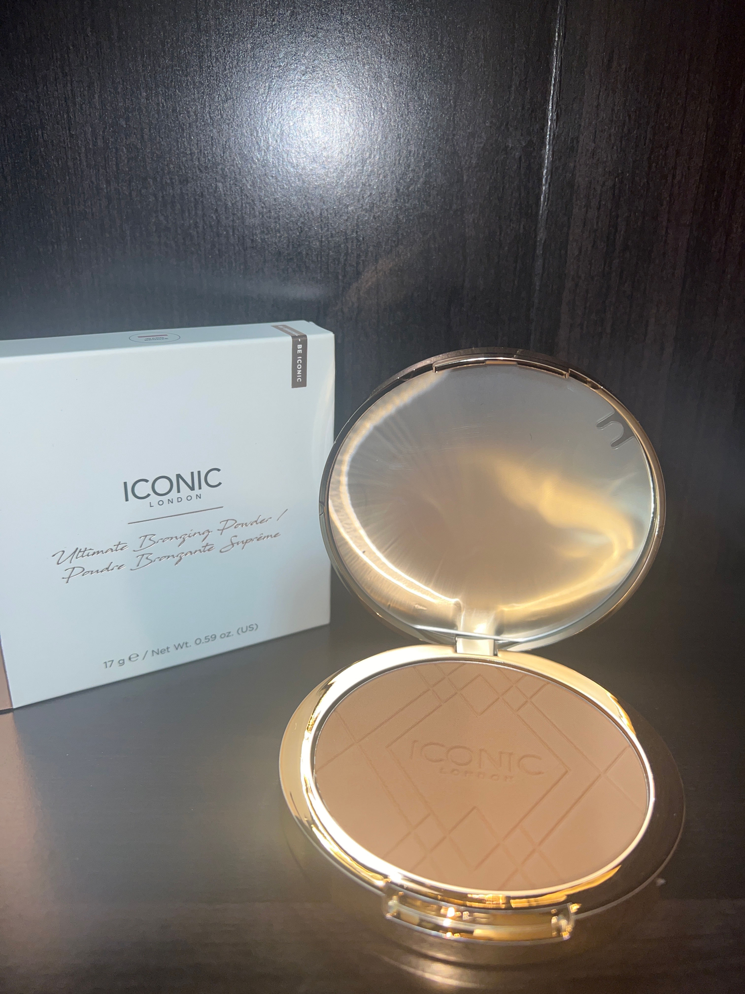 Iconic London ultimate bronzing powder