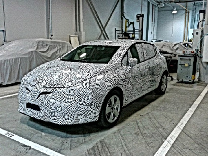 IOC Services pose covering voiture