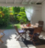 Terrasse couverte et jardin tropical de Kaz Ananas