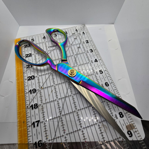 Alien Scissors 9.5 INCH - TITANIUM SCISSORS | MYOWA - ALIEN PUTTY