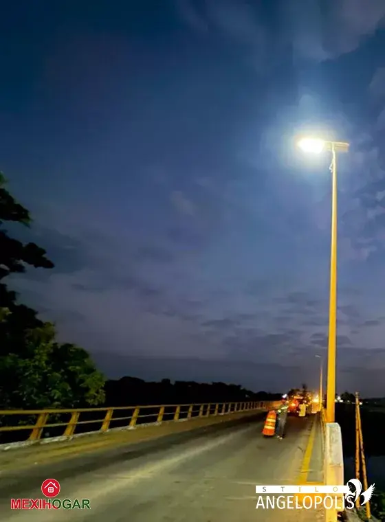 Lámpara solar suburbana tabasco