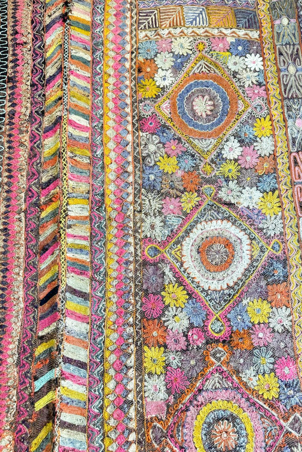 Thumbnail: Vintage Marsh Arab Embroidery    2.38m x 1.56m