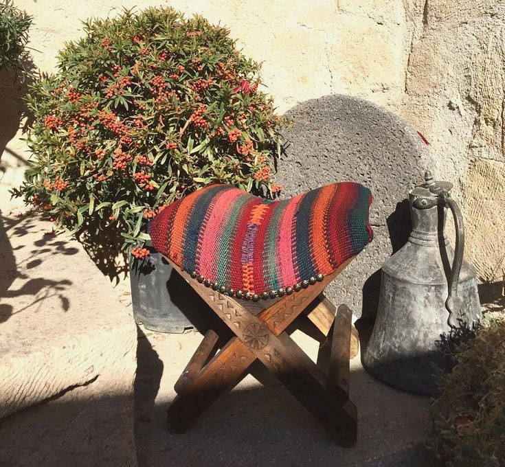 縮圖：Turkish Teahouse Stool - Vintage Kilim                              Arrow Stripe