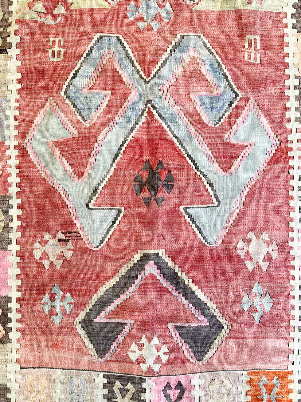 Thumbnail: Vintage Antalya Kilim