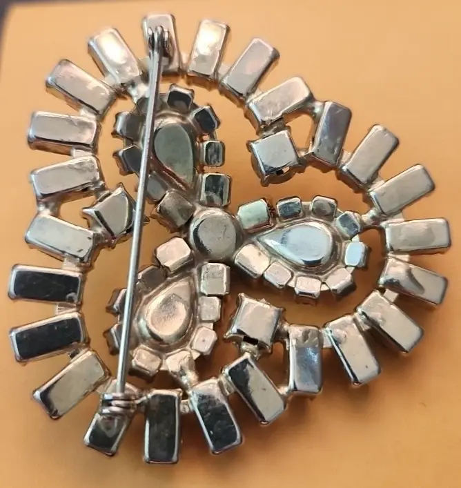 Thumbnail: Vintage Topaz & Peridot Trefoil Rhinestone Costume Brooch Pin 2 1/4" x 2 1/4"