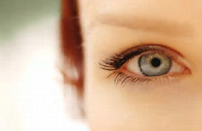 Thinning Eyebrows? Causes and Natural Options for Encouraging Brow Growth