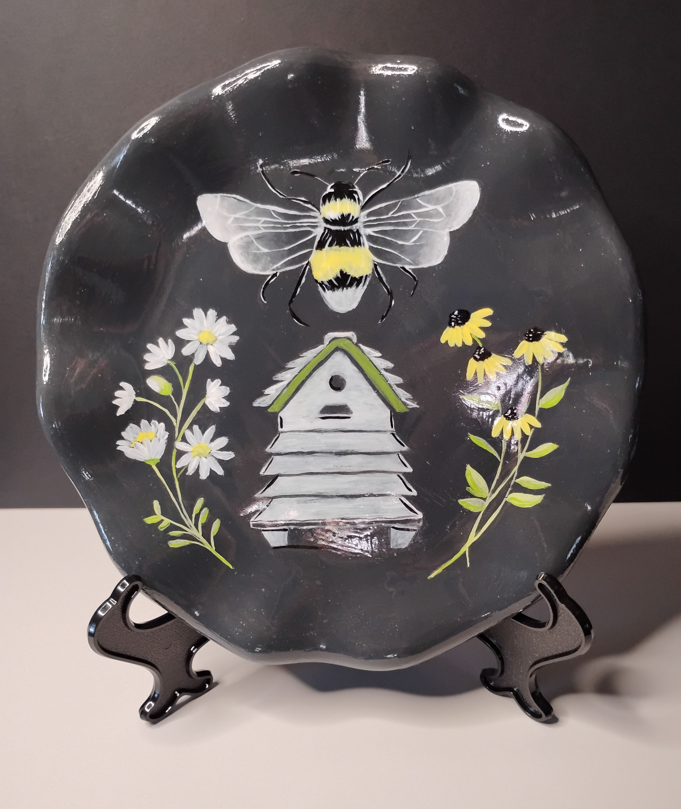 Floral Bumble Bee Decorative Plate