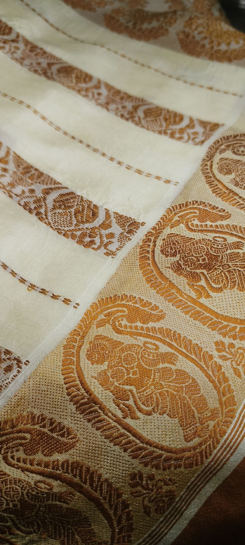 Ivory Garad silk with a woven border