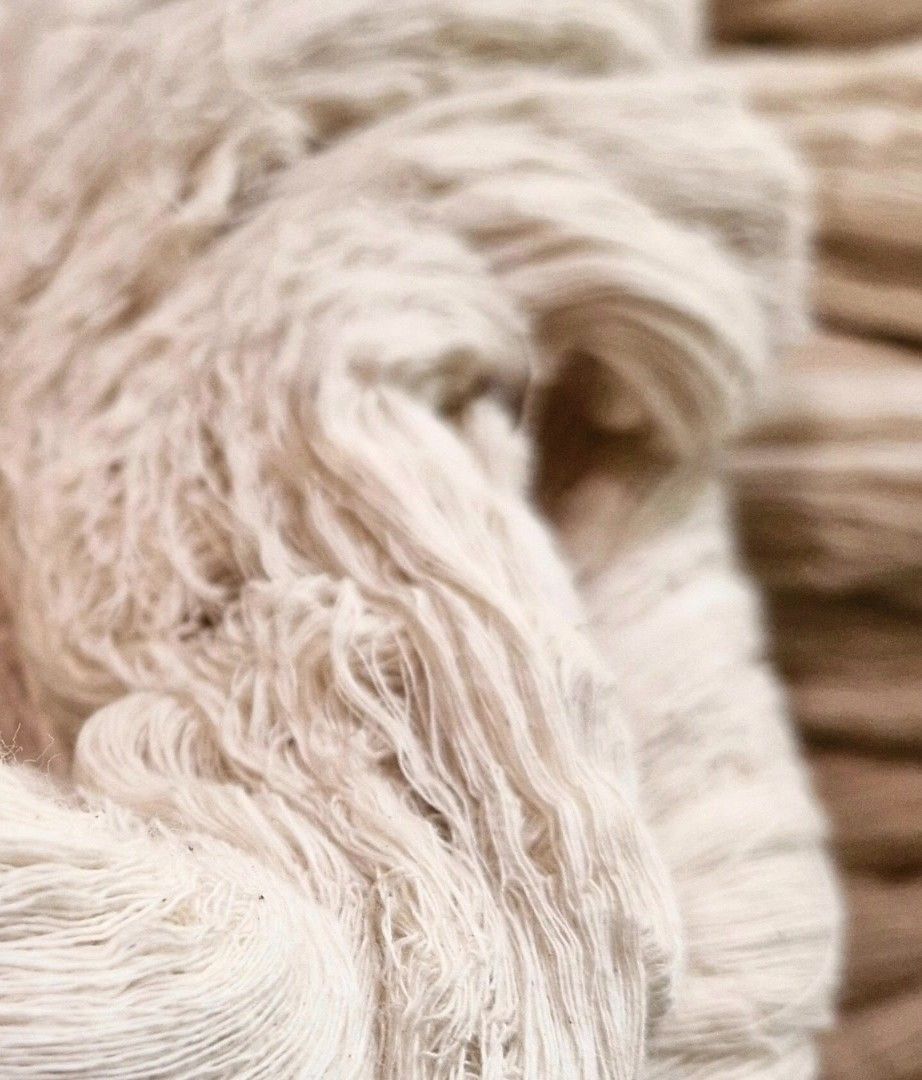 Undyed hand-spun yarn