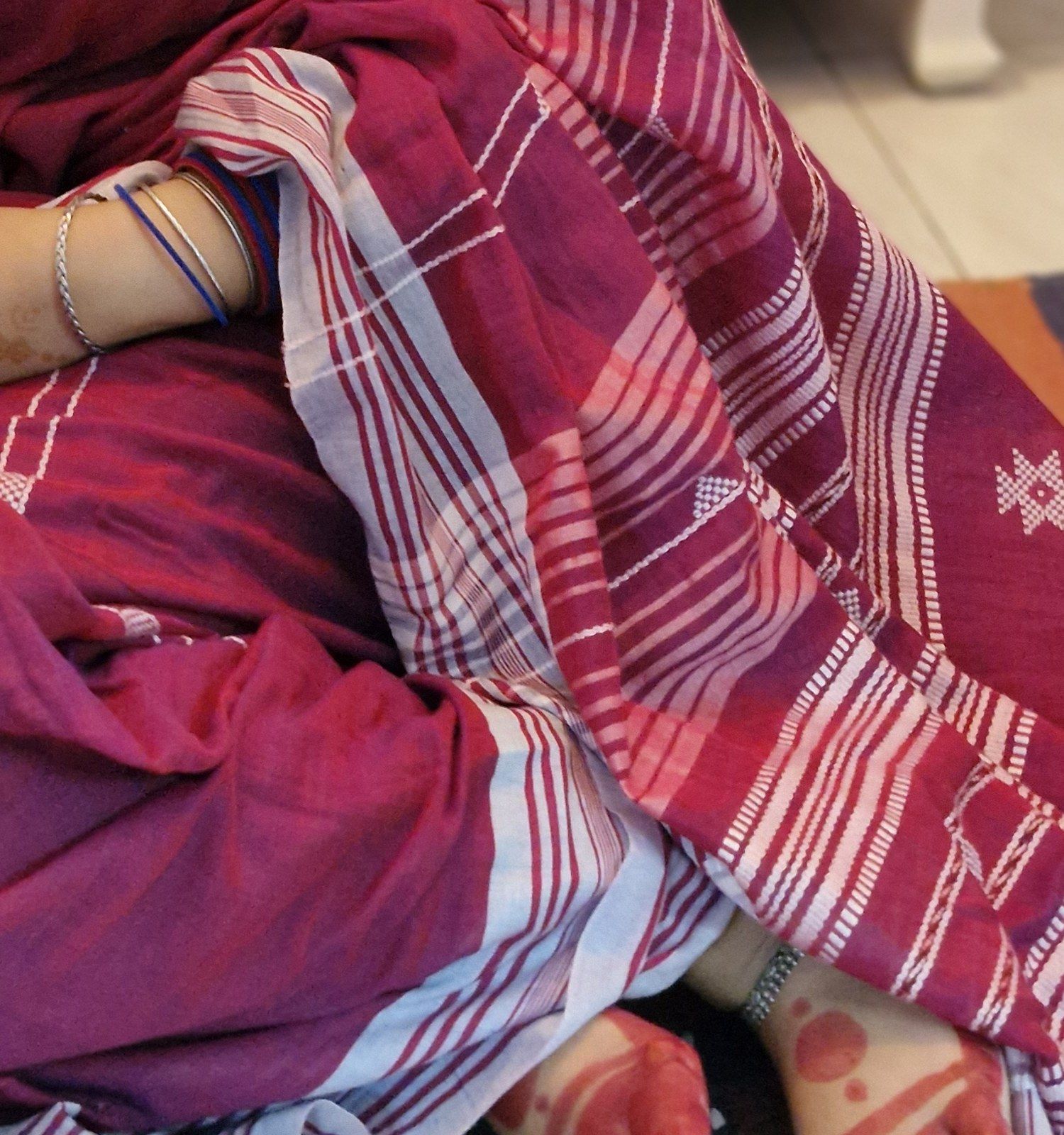Bhujodi weave in red and white