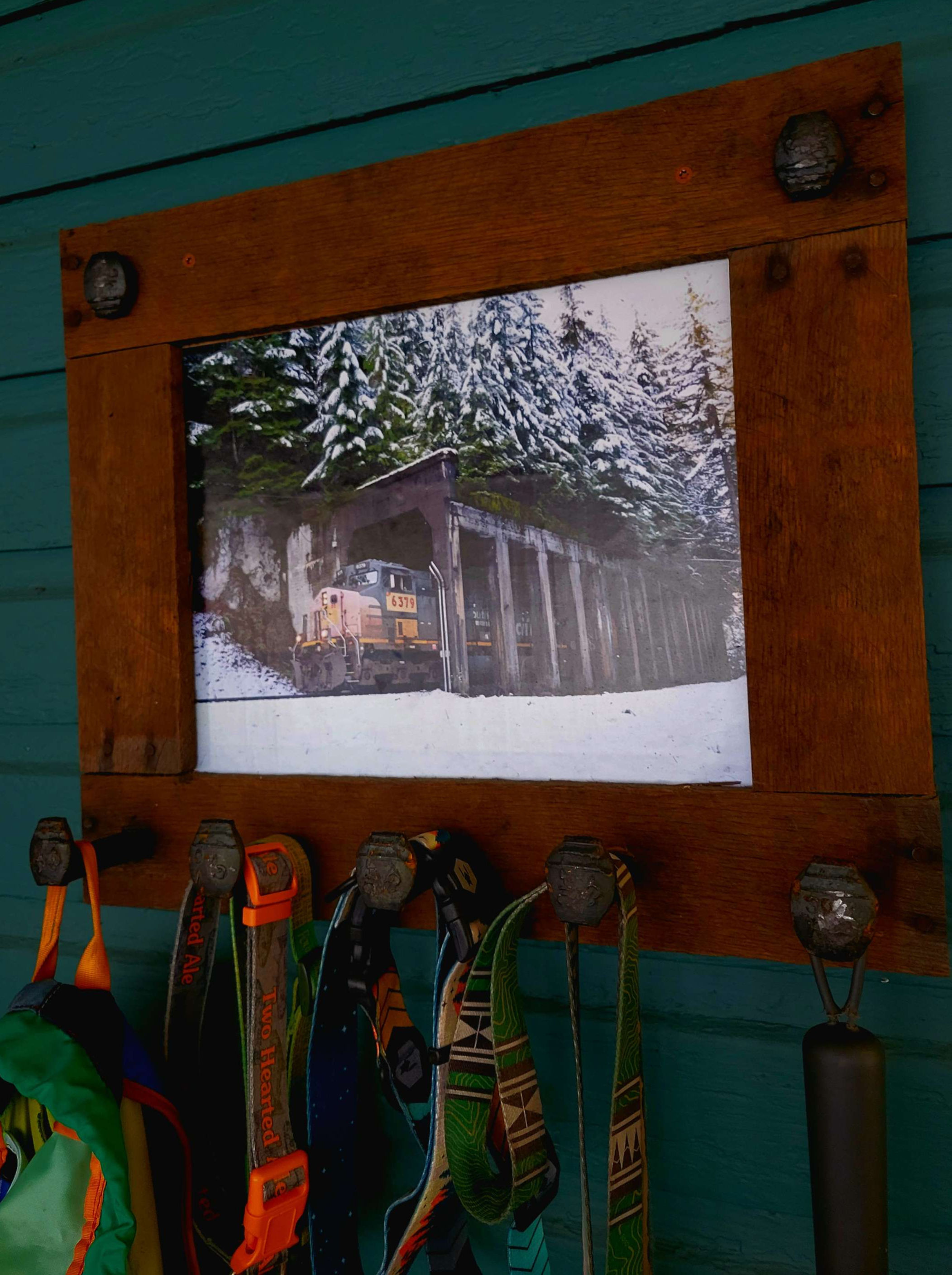 11x14 Frame with railroad spike rack
