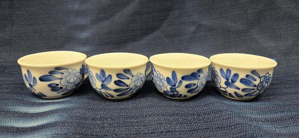 Thumbnail: Set of 4 Teacups with Teapot and Carrying Tray – Blue and White Oriental Tea Set