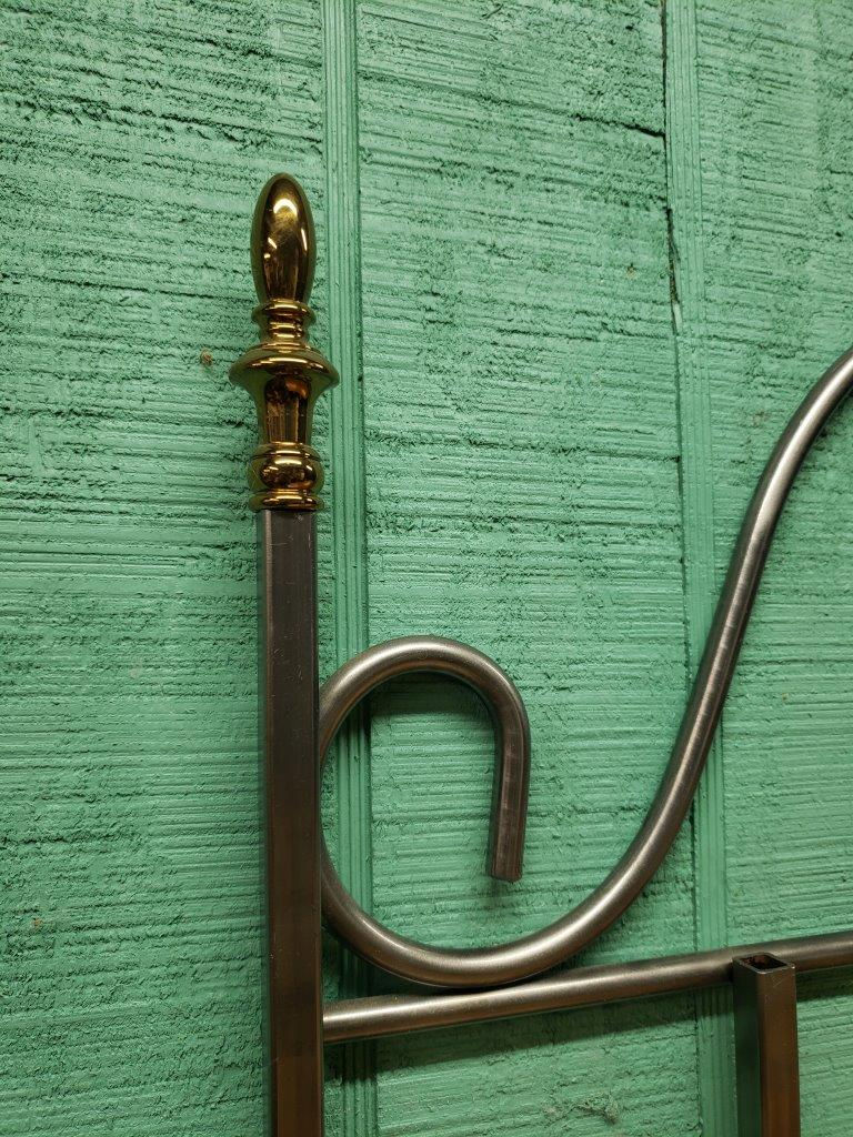 Thumbnail: Wooden Baker’s Rack with Wire Frame in Excellent Condition – Dining Room and Kit