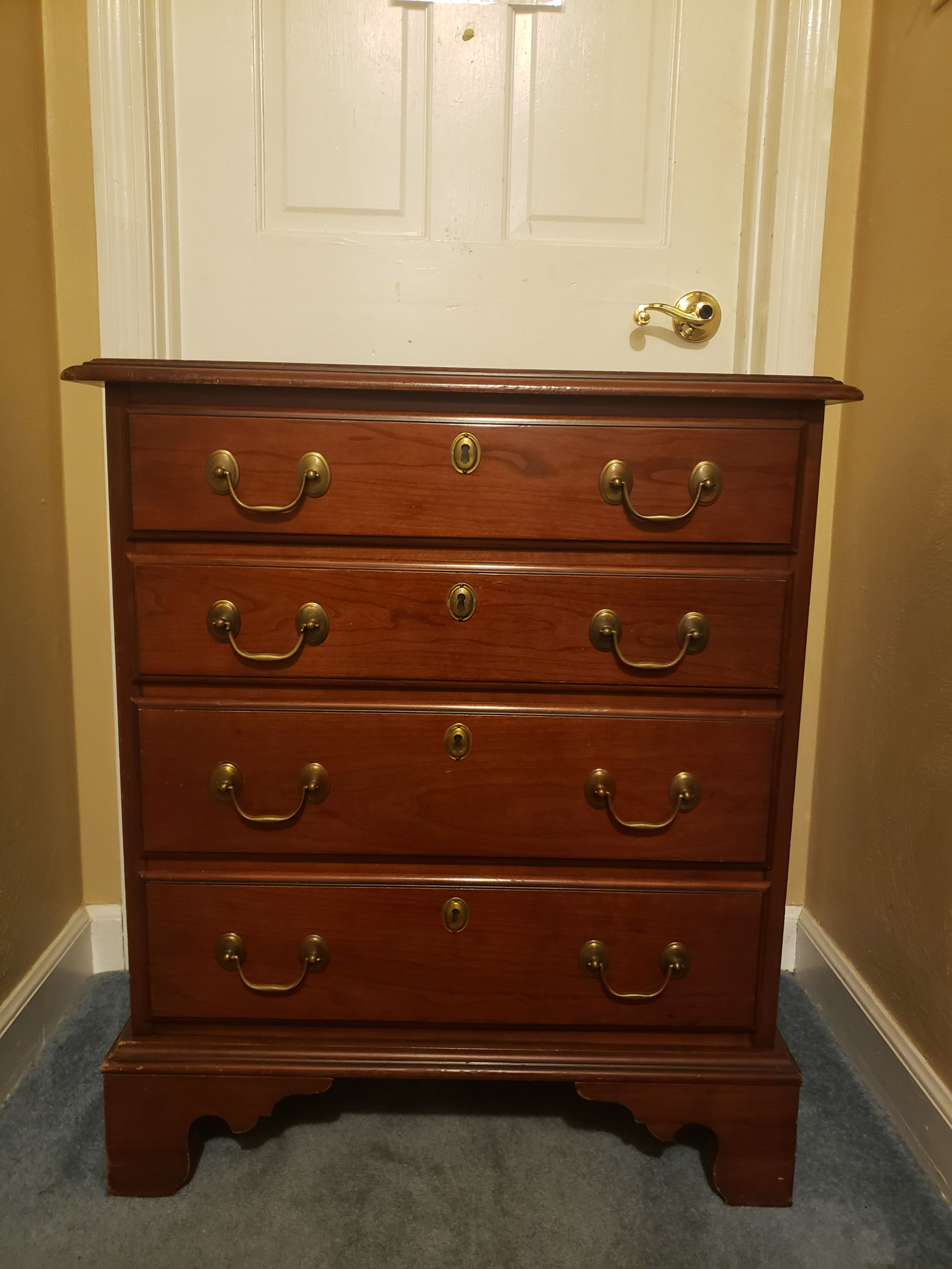 Dark Wood Harden Nightstand