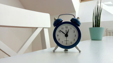 Managing Your Mental Health as Daylight Savings Ends: Tips for a Smooth Transition