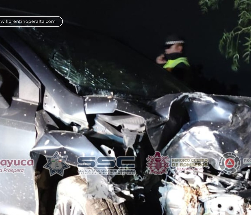Accidente en la autopista México-Pachuca deja vehículo abandonado