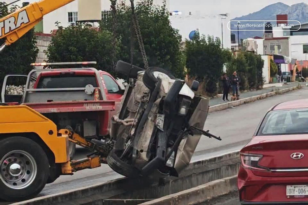 Automóvil cae a desagüe de tres metros en Paseos de Chavarría