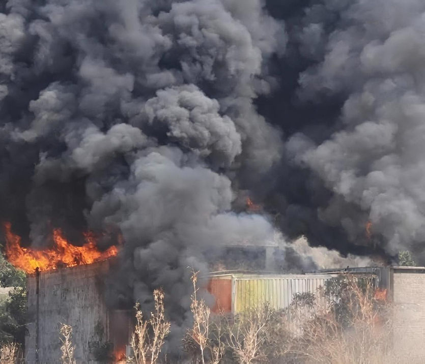 Se incendia bodega de huachicol en Tepetitlán