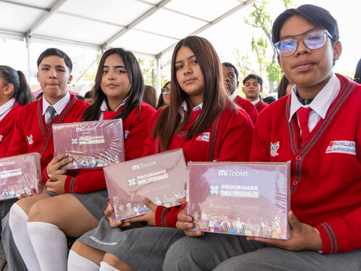 Entregan 10 mil tabletas a estudiantes de nivel medio superior en Hidalgo