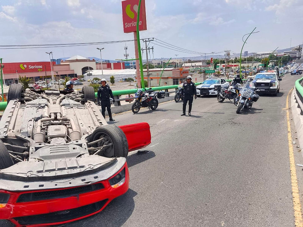 La volcadura ocurrió sobre el bulevar Colosio sin dejar personas lesionadas
