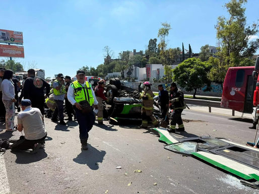 Volcadura de microbús provoca movilización sobre la México-Pachuca