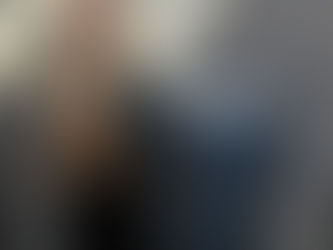 Ladrón amenaza con cuchillo a empleados del OXXO y rompe vidrio para huir