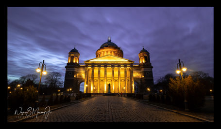 Basilica of Esztergom Longsexposure.jpg