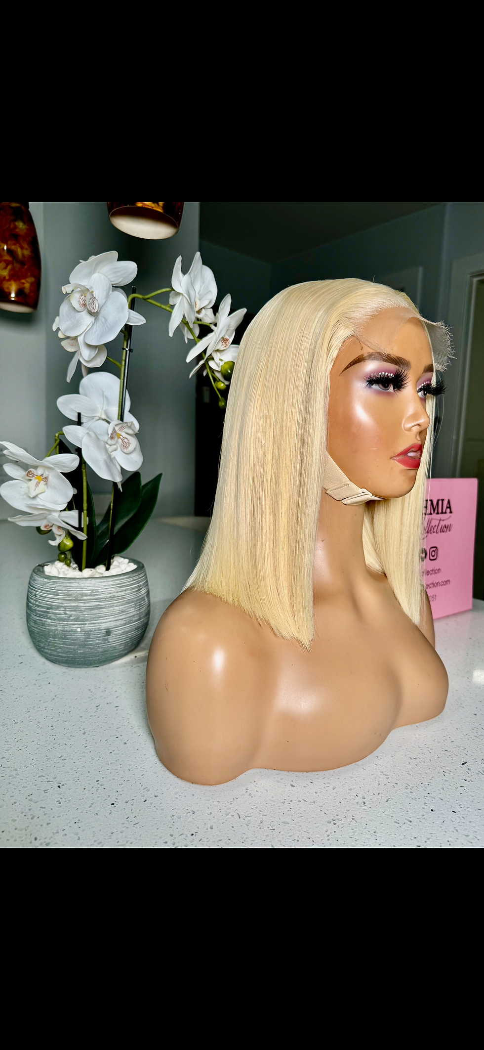 Thumbnail: Platinum Blonde Bob Straight (HD Lace) Wig