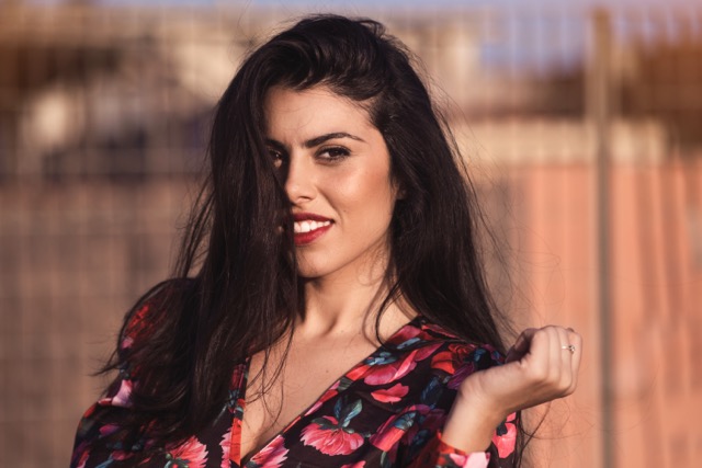 portret-krasivoi-molodoi-zensiny — средний размер.jpeg