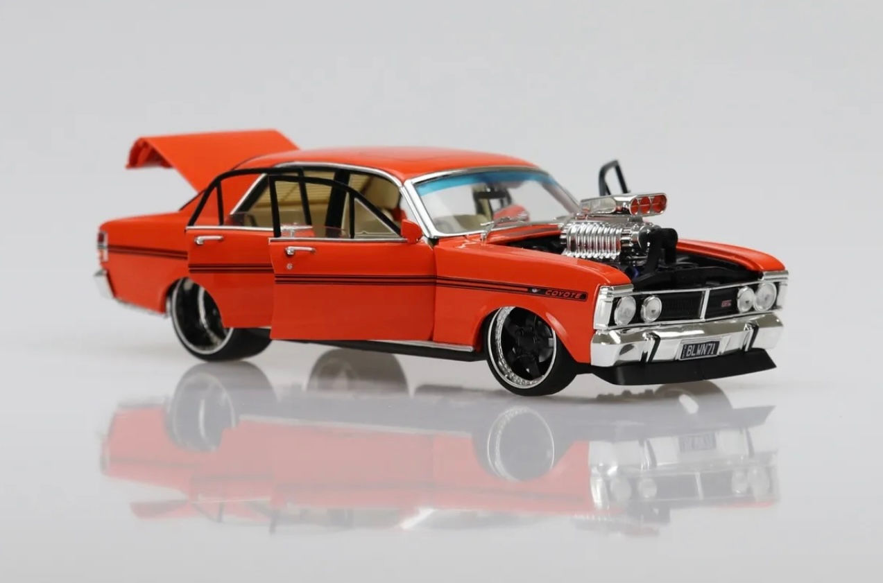 1/24 Blown XY Falcon 