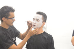 Fazendo a maquiagem "Conectados"